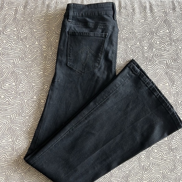 Black, low rise, flare, Level 99 Jean, in a size 25 - Picture 3 of 5